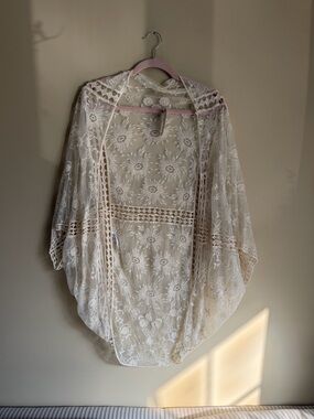 Do everything in love Cream Lace Floral Kimono